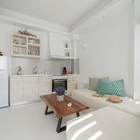 Affittacamere Akrotiri Cycladic Suites *