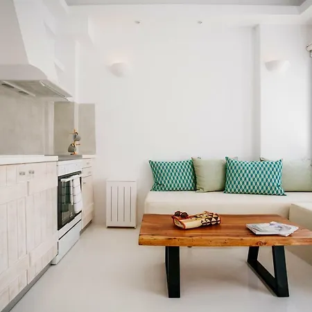 Akrotiri Cycladic Suites *
