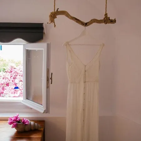 Akrotiri Cycladic Suites Affittacamere